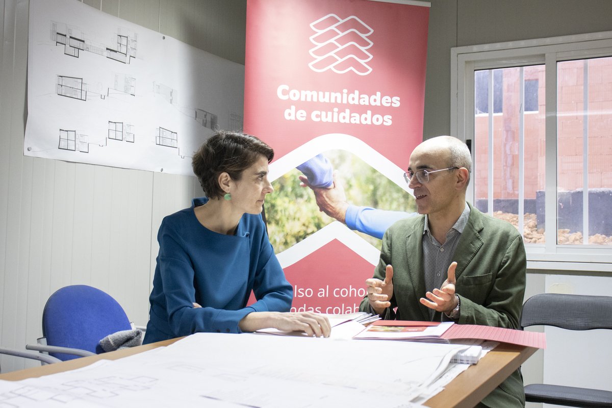 Hoja de ruta tras el encuentro con <a href="/pbustinduy/">Pablo Bustinduy</a>,  <a href="/rosa_mr_/">Rosa Martínez</a> y <a href="/ovizapico/">Ovidio Zapico</a>:
🔸Generar conocimiento para replicar modelos innovadores (p.e. #cohousing)
🔸Administración que apueste por cuidados no institucionalizantes, respetuosa con proyectos autogestionados 
bit.ly/CdC_Ast