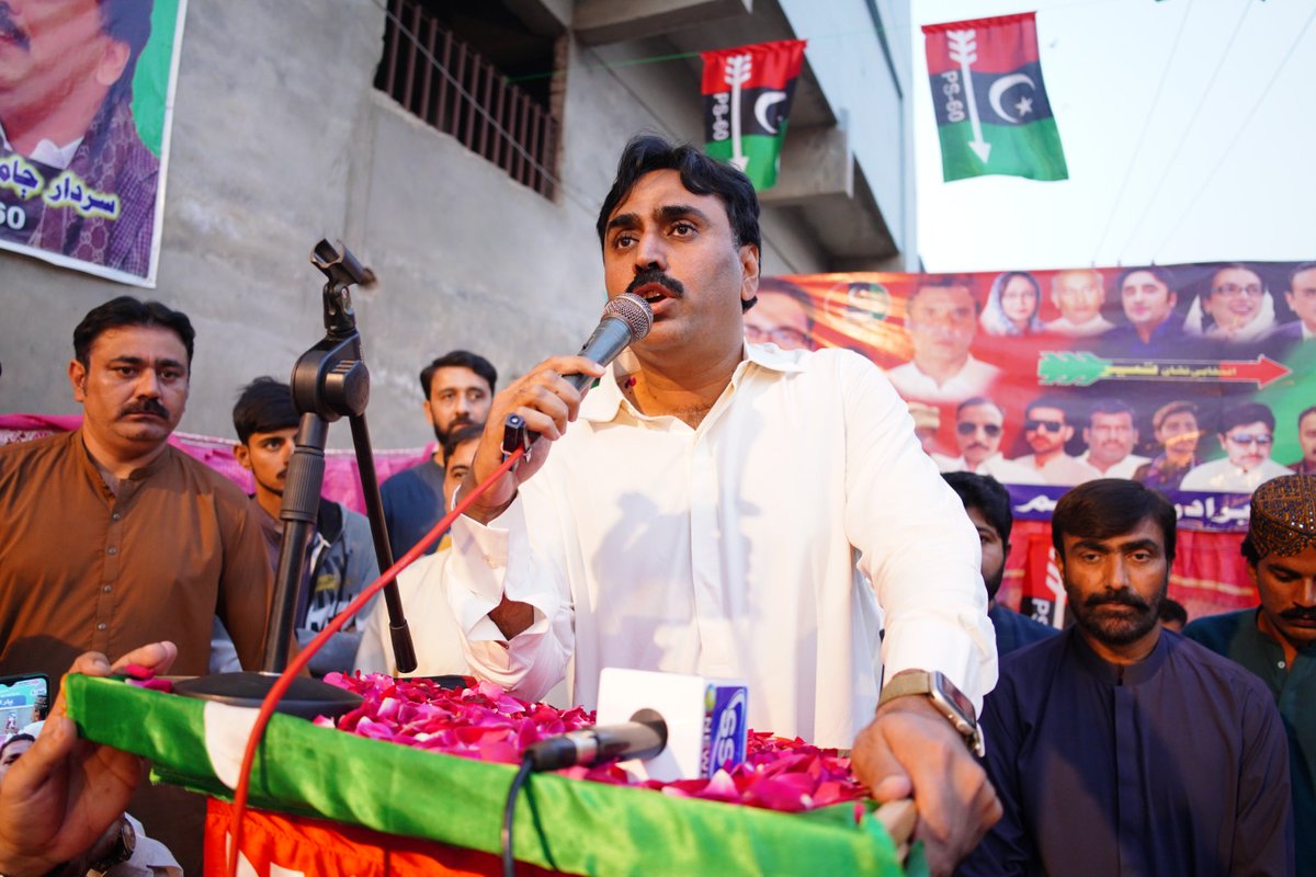 SabaZahoorppp's tweet photo. "Town #Qasimabad Vice Chairman @HajiSattar786 ,alongside #Bachal Soomro, #Tahir Soomro, #Hussain Soomro, and the entire Soomra & #Chandio Community, held a vibrant corner meeting near Soomra Hotel in UC-149, rallying support for Ps-60 candidate @jamkhanshoro.
@BBhuttoZardari https://t.co/rXX3EdZ1xR