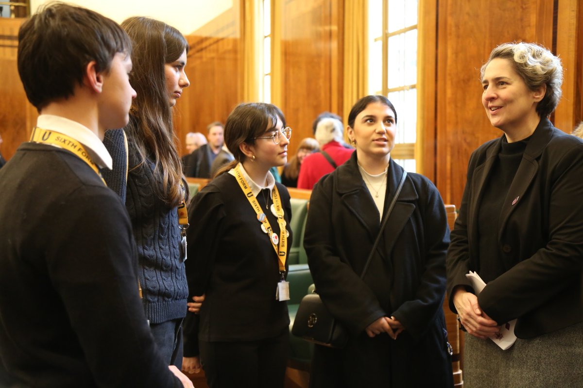 Urswick students were pleased to meet Caroline Woodley, Mayor of Hackney, after the ceremony for Holocaust Memorial Day at the Town Hall.