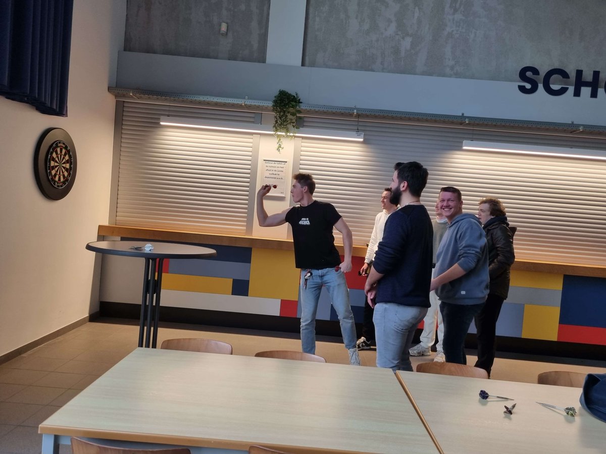 Playing some darts after the 3 weeks of project 4.0, we delivered a good result. Finally we can blow some steam off. #thomasmore #itfactory_TM #project4_0