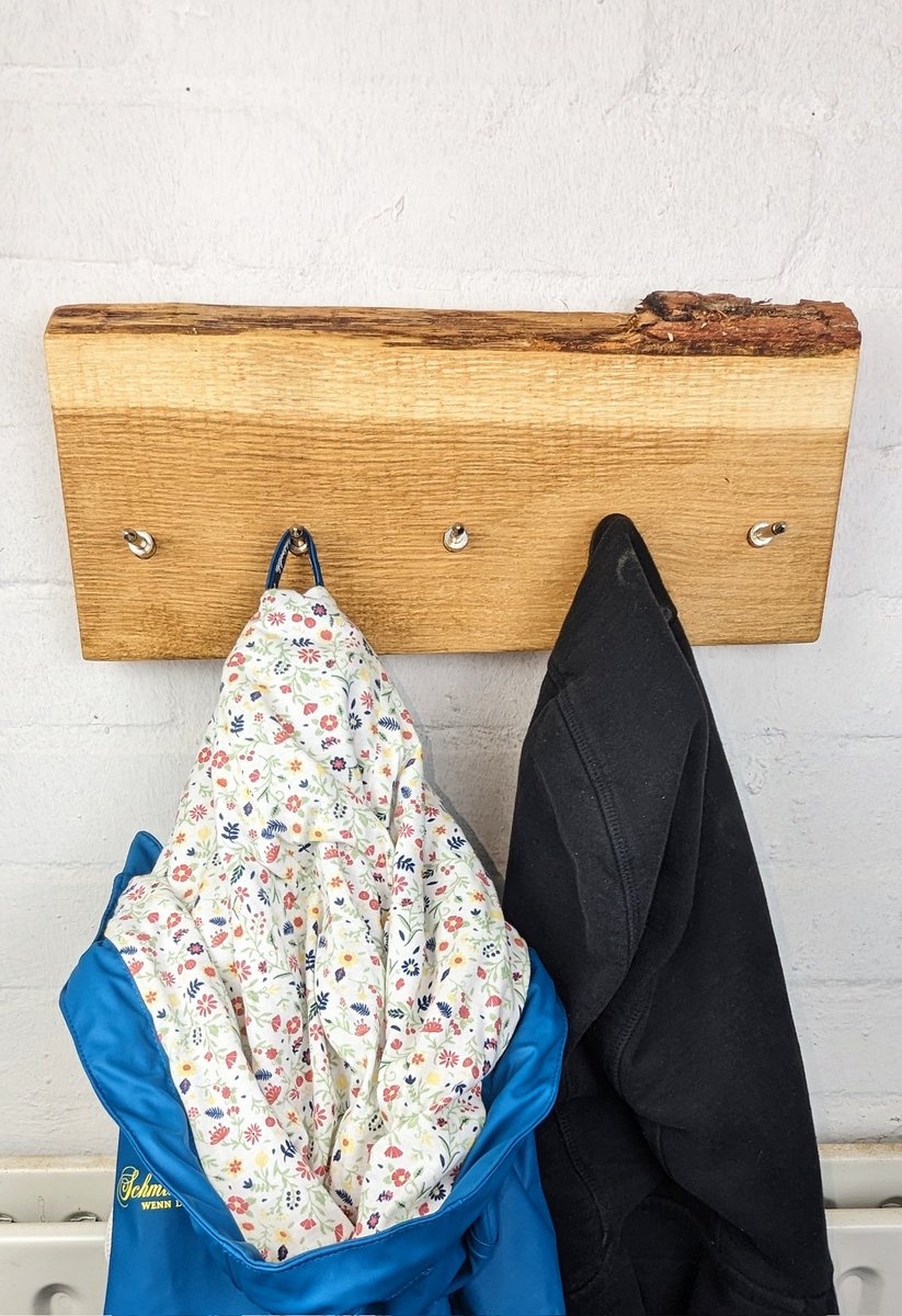 SchoenesDing_HH's tweet photo. Seit Jahren liegen mir die Leute in den Ohren... "Würde ja gern noch was kaufe...", "Brauche aber nur ein Board...", "Gibt's keine Gardero..."
WAIT!
Hier die erste Garderobe, der erste Test.
Feuer frei. https://t.co/fN4ud7rpea
