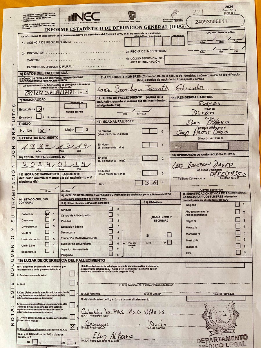PedritoExtranja's tweet photo. Lo secuestraron a las 10 am, estaba en su casa, le dieron una golpiza criminal.
Se lo llevaron ya reventado a puñetes y lo siguieron torturando hasta matarlo.
Estoy presentando la denuncia junto a la madre de la víctima.
La Fiscalía de Ecuador debe actuar. 
@CIDH @AmnistiaOnline https://t.co/676X7THF9w