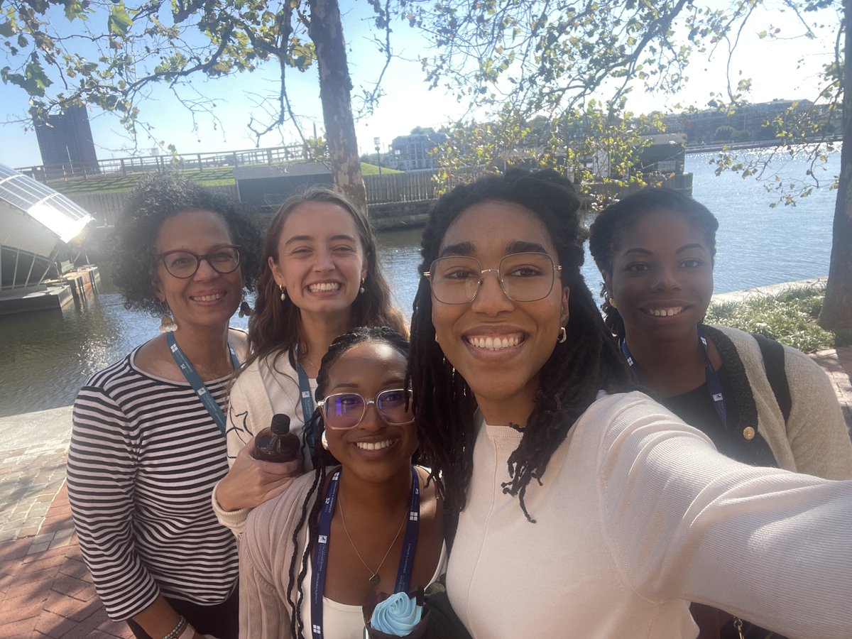 MyBestSchott's tweet photo. @VirginiaABrown @FaithEFletcher tldr: mentorship matters, @FaithEFletcher @VirginiaABrown are the BEST, and everyone should go read our new publication, "What Bioethics Owes Reproductive Justice," in @bioethics_net 😊❤️ https://t.co/U4xrAdznku