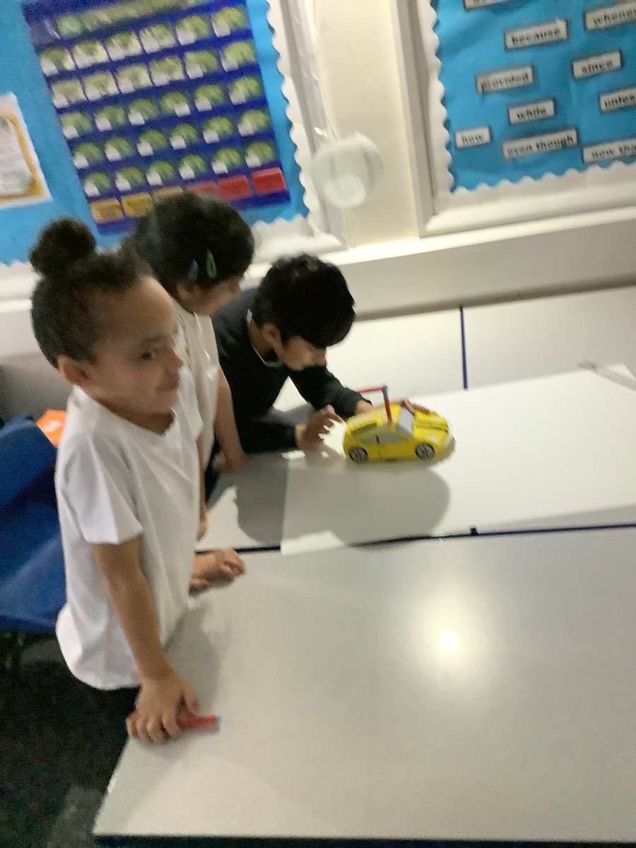 ReinwoodJuniors's tweet photo. In #RJS4C, we have been using the probots to draw shapes using a pen. It’s important to write the correct algorithm. #RJSComputing https://t.co/yLOAyuxN89