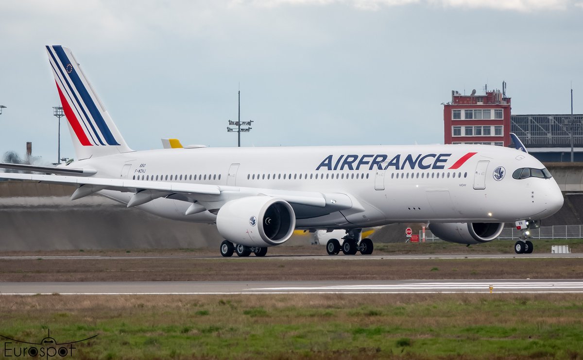 28th Airbus A350 for Air France is MSN650 F-HUVH named 'VICHY' #Airbus #A350 #AirFrance #planespotting #avgeeks #VICHY @A350_Production @aircommunityFR @VilleDeVichy