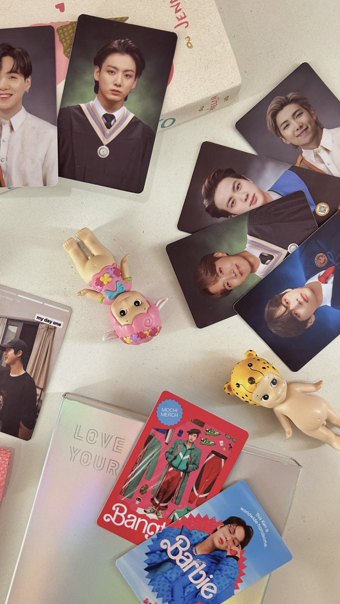 MochiMerchPH's tweet photo. check out now before the sale ends !!

  💘 link 1: https://t.co/v9rOO0LKEA 

  💘 link 2: https://t.co/a7GkQ81chm

bts jungkook pc photocard wts lfb ph php rm namjoon seokjin jhope hobi suga jimin sticker shopee sale 2.2 yoongi taehyung https://t.co/4dABmmxLEa