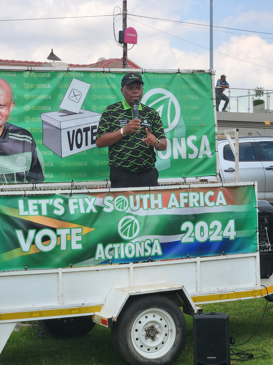 tsepomhlongo's tweet photo. We are in Soweto ward 38 with President of @Action4SA
@HermanMashaba visibility drive @Funzi_Ngobeni
Encouraging voter's to register tomorrow.
#RegisterToFixSA
#RegisterToVoteActionSA https://t.co/NgFjNYQoOV