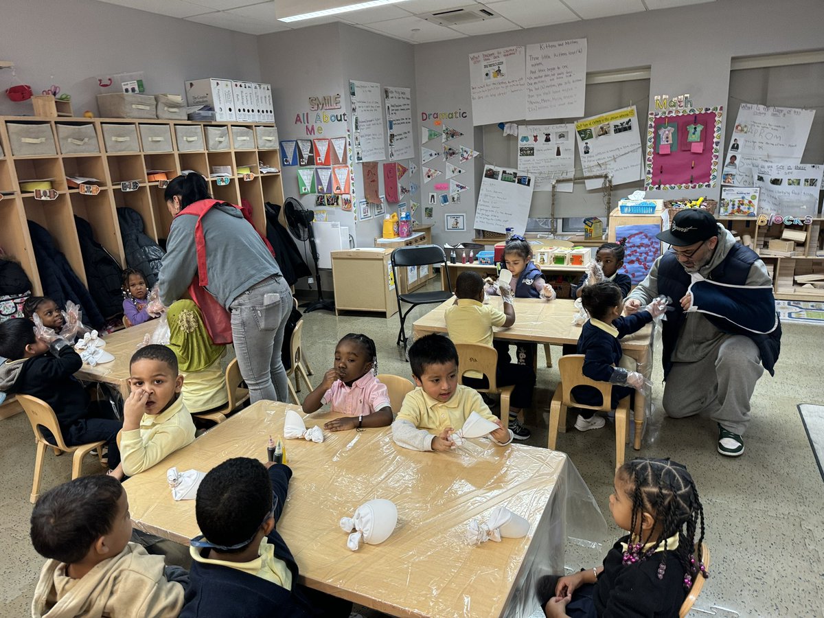 GoldPreKD9's tweet photo. Today is the first Friday of the month which means Family Friday! To end the clothing unit, students and their parents made tie dye caps! #3K4ALL #PREK4ALL #familyengagement @CSD9Bronx @mrrosignano https://t.co/1PgYs9ubDP