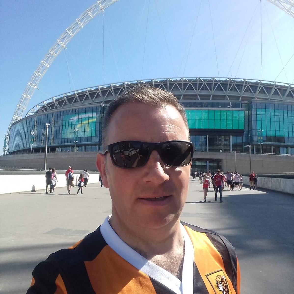 This is Andy Coupland who recently passed following a sudden cardiac arrest, His son Jack is asking if fans both City and Millwall, can applaud on 54 minutes during the game tomorrow to remember Andy and show support to his family.  @hullcity <a href="/MillwallFC/">Millwall FC</a> . RIP.
