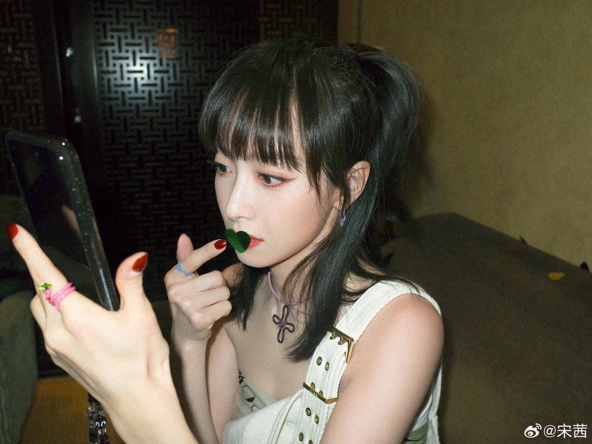 02vic02's tweet photo. 宋茜可愛すぎて好きすぎて涙出そうだ😭😭 https://t.co/StZSaNB3m6