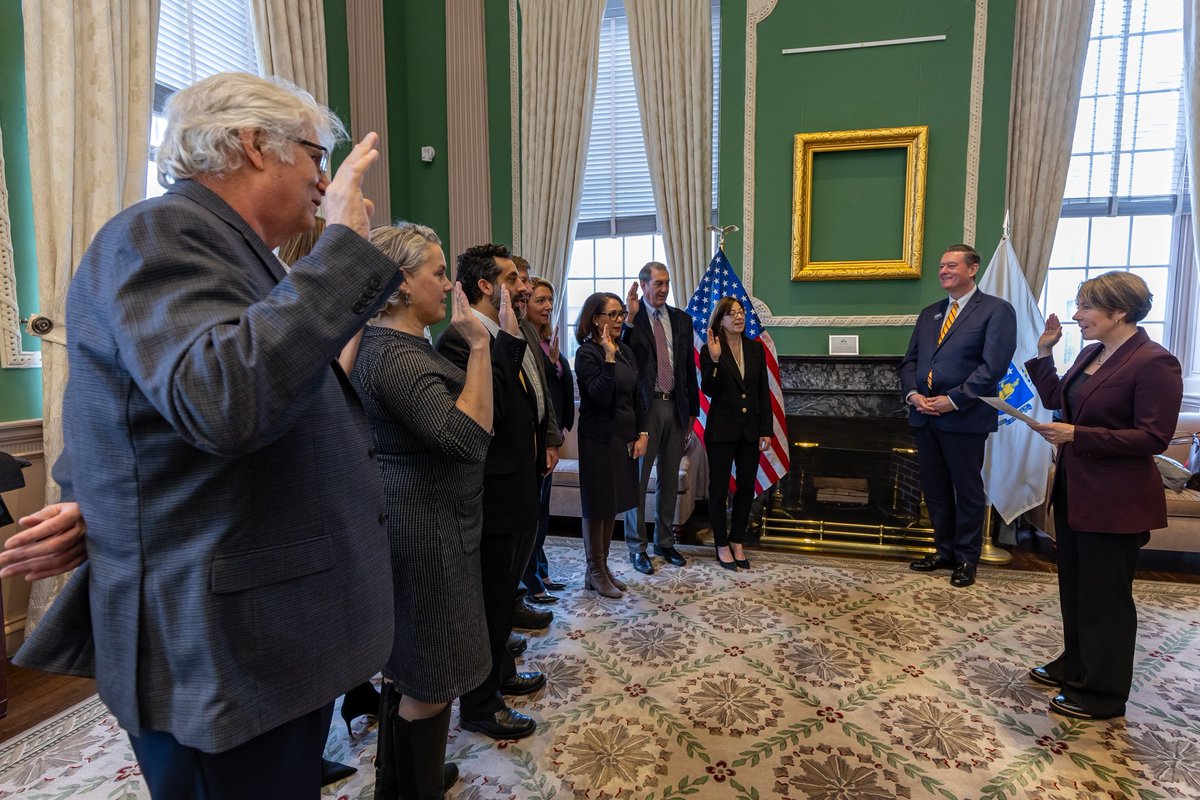 Our CEO Dr. <a href="/VanessaVcrosado/">Vanessa Calderón-Rosado</a> was sworn in as a member of the new Commission on Unlocking Housing Production by Gov. @Maura_Healey this week. Congrats! The commission will be working together to develop solutions to the state’s housing challenges and pass the #AffordableHomesAct.