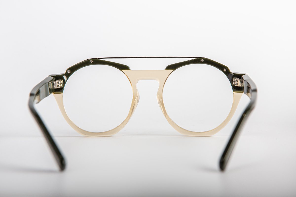 When style dances with practicality, it's the perfect fusion  🤌 

#BE #Glasses #BEUnique #YourEyewearIsYourIdentity #Harrogate