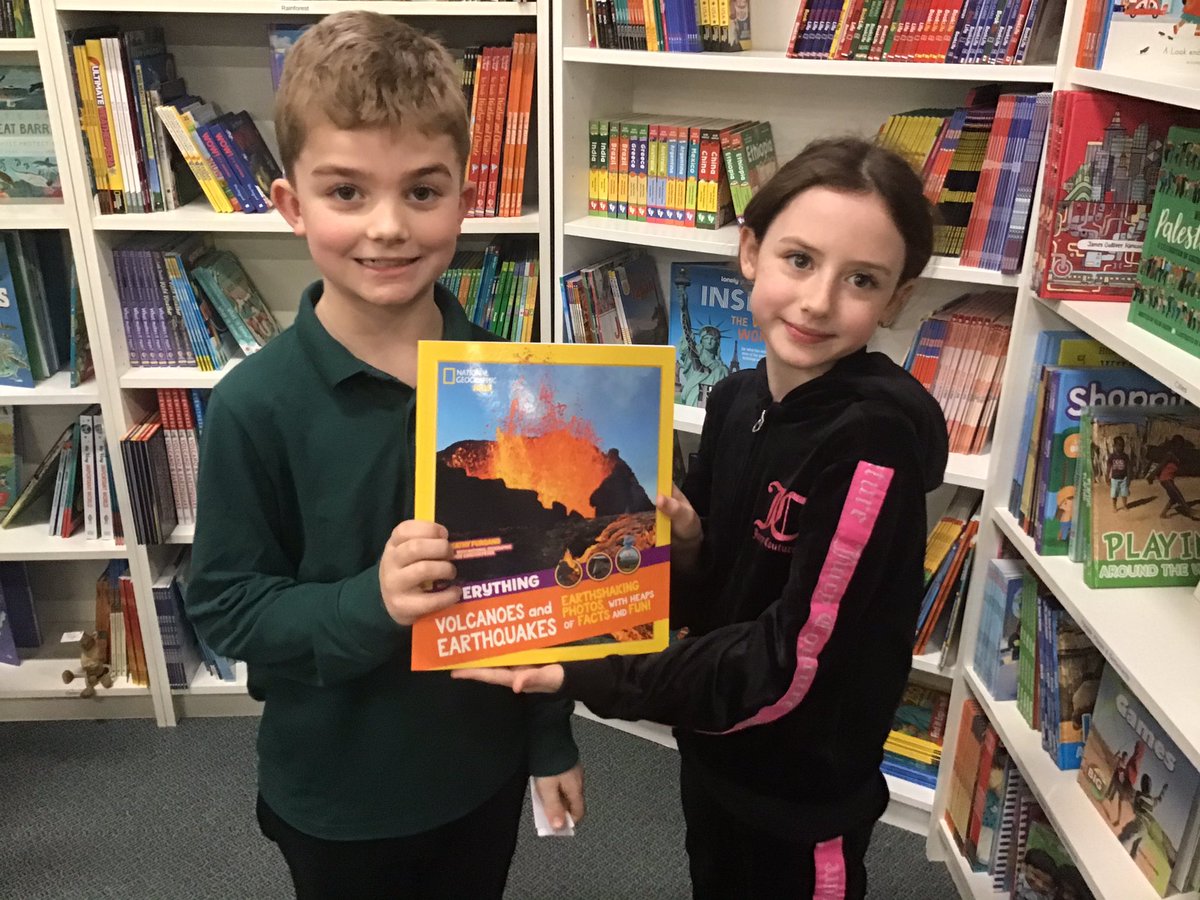 FPS_N_Chipmunks's tweet image. Loved exploring @teacher_books this morning with our school reading advocates 📚 thank you for our lovely goody bags