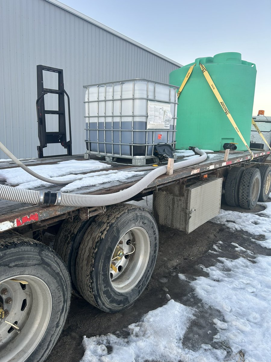 For Sale: Sprayer tender trailer. 1600 gal tank. Chembine. 3 inch mounted pump. Room for 2 1000 litre totes. Current SK safety on trailer. $20k. #agtwitter #agX