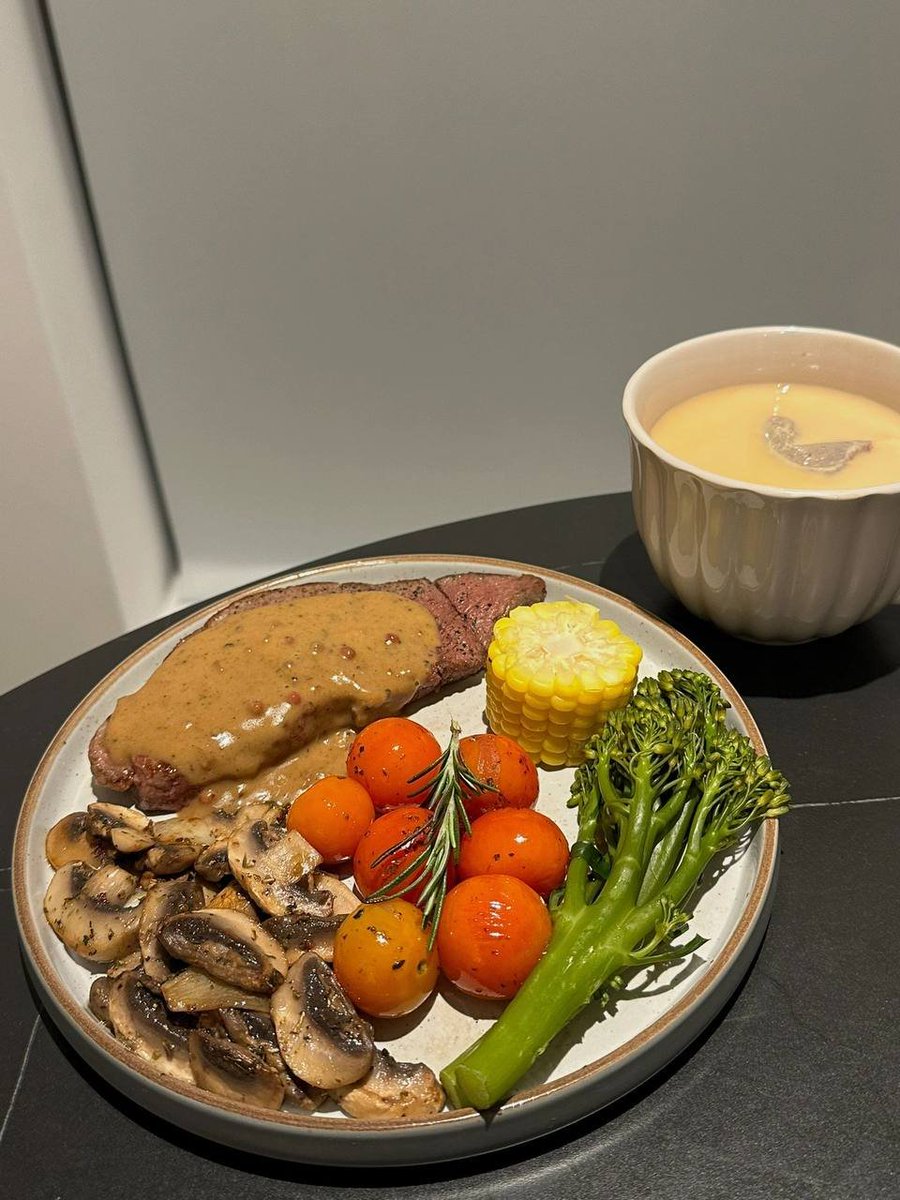 JohnsonLucygo's tweet image. Nourishing my body with wholesome foods, because investing in my health is the truest form of wealth.