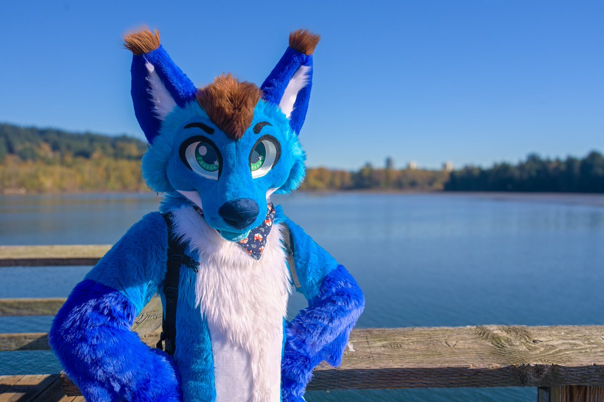 7.8/10

+Cute fursuiter
+Breathtaking view
-Too much water

#FursuitFriday
📸 <a href="/RynderMystscion/">Rynder Mystscion</a>