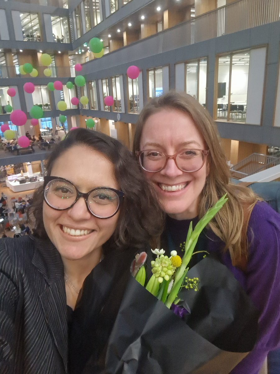 🥳 Thrilled to announce that our team has won the BETA Innovation Award for the DIVES project in the MSc Earth Sciences. Congrats @CassantiClara, @Marleen_Ruiter and @WestrenenW85862. @VU_SCIENCE #BETAAward #Innovation #DIVESproject #EarthSciences #DiversityInEducation