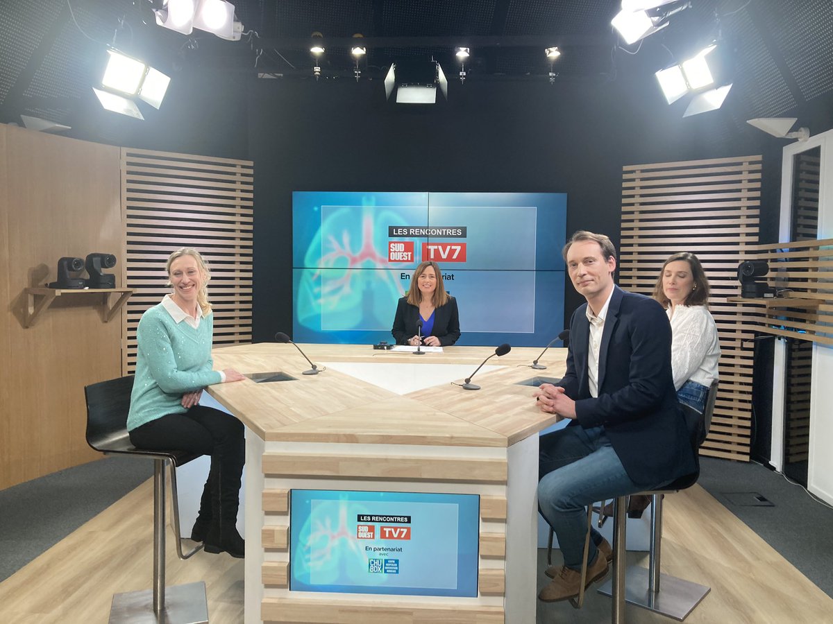 @laetitialangel1 2e TABLE RONDE animée par @laetitialangel1 sur « Diagnostic, traitements et prises en charge innovantes et personnalisées » avec Dr Charline Caumont, Dr Remi Veillon et @SimaillaudA ➡️ quels symptômes ? Diagnostic ? Qu’est ce que la biologie des tumeurs ? Accompagnent patients ?