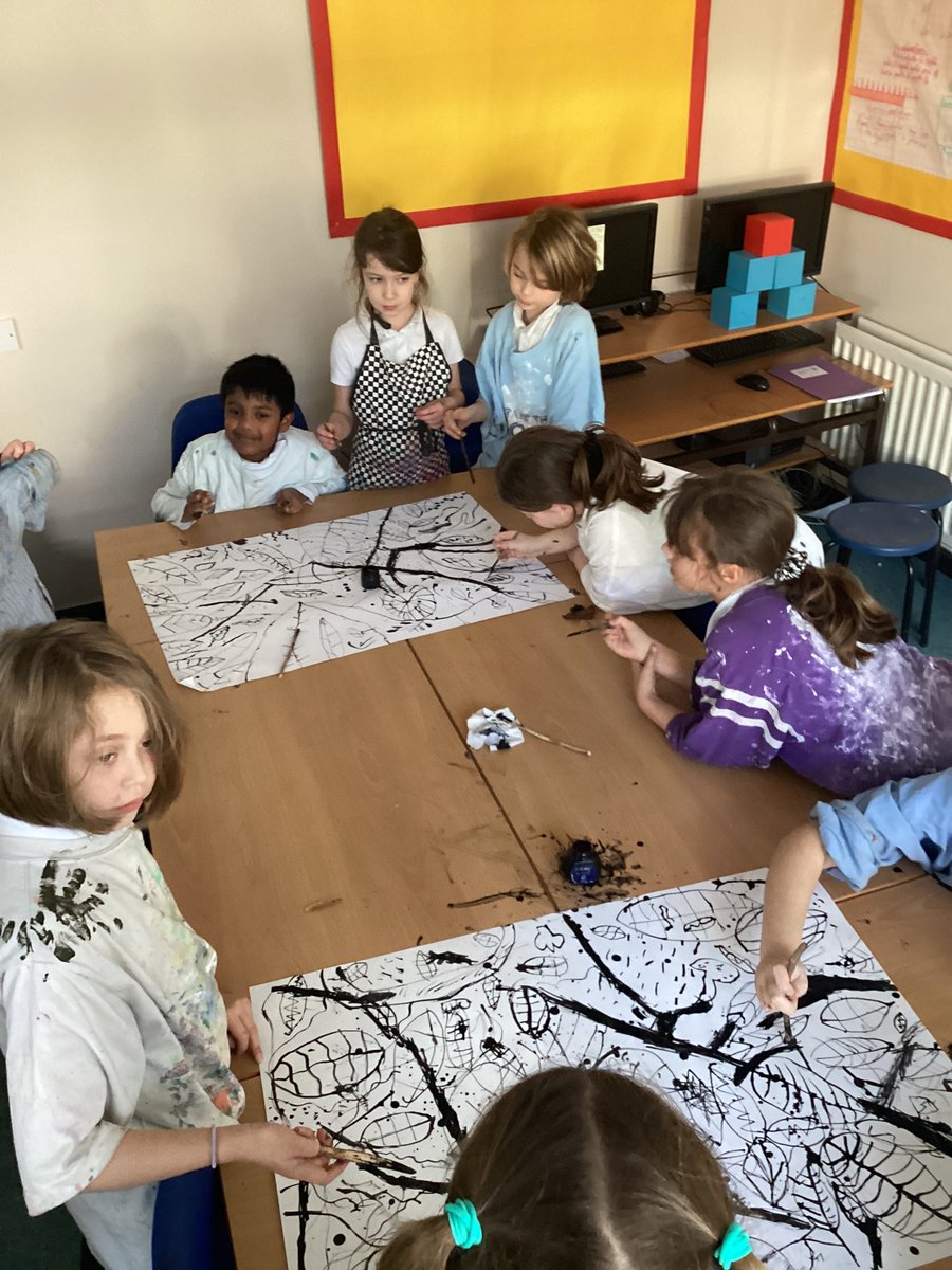 BPSYearFour's tweet image. We’ve loved creating rainforests with ink this afternoon! 🌿🌱🐒 #billingshurstart