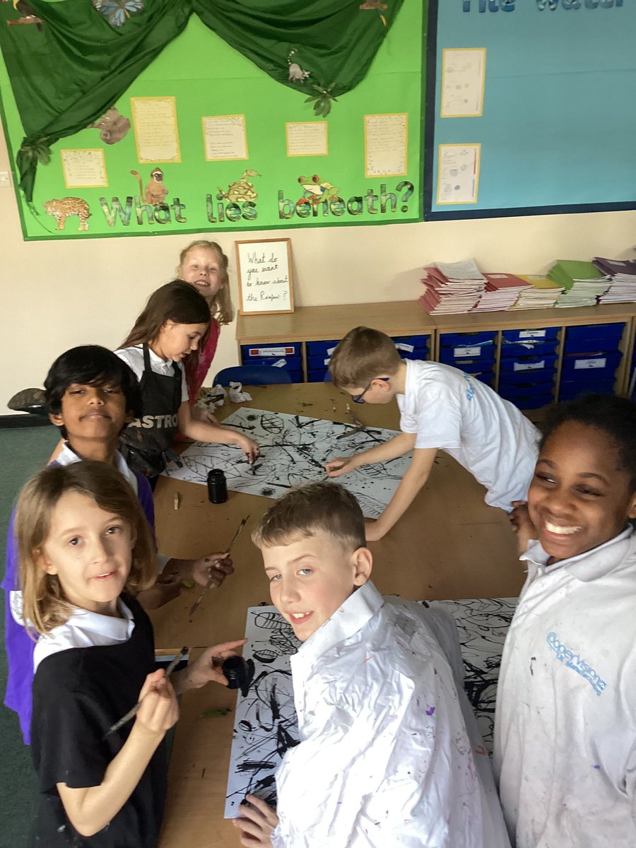BPSYearFour's tweet image. We’ve loved creating rainforests with ink this afternoon! 🌿🌱🐒 #billingshurstart