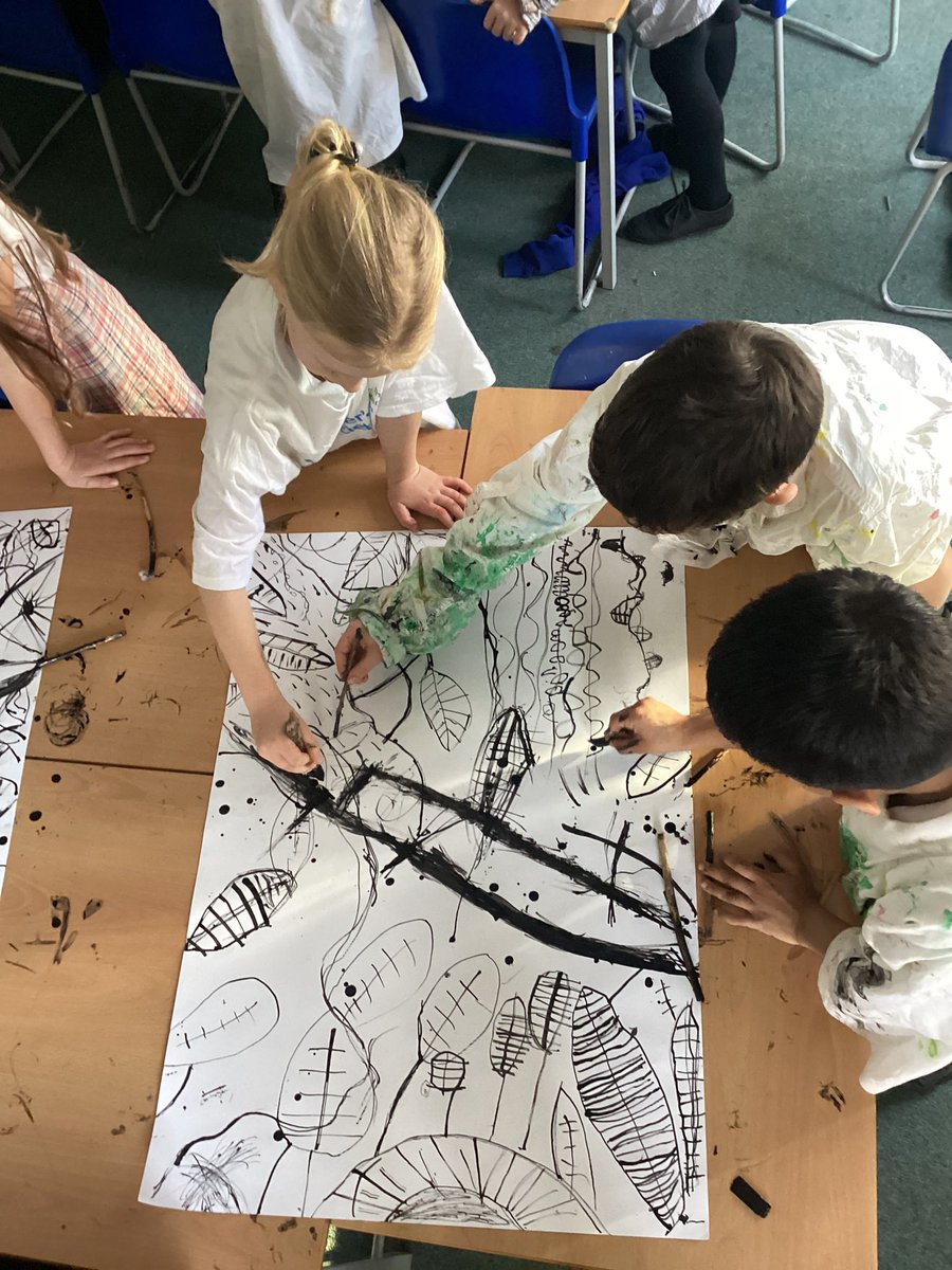 BPSYearFour's tweet image. We’ve loved creating rainforests with ink this afternoon! 🌿🌱🐒 #billingshurstart