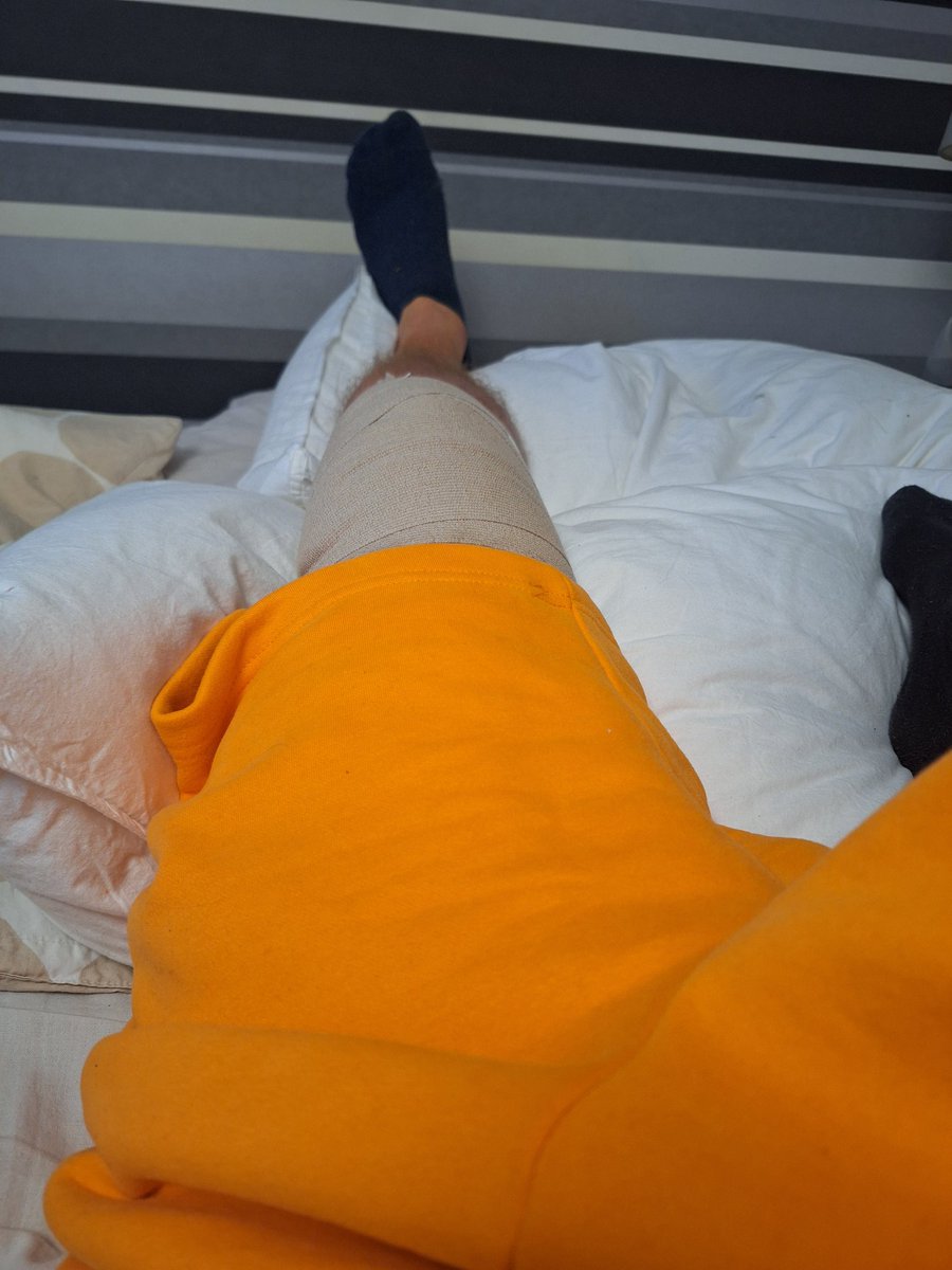 "Ei näillä tiedoilla pääse edes ortopedille, tulee bumerangina takaisin" sanoi lääkäri kunnallisella. 8kk myöhemmin uusi eturistiside saatu yksityisellä puolella.