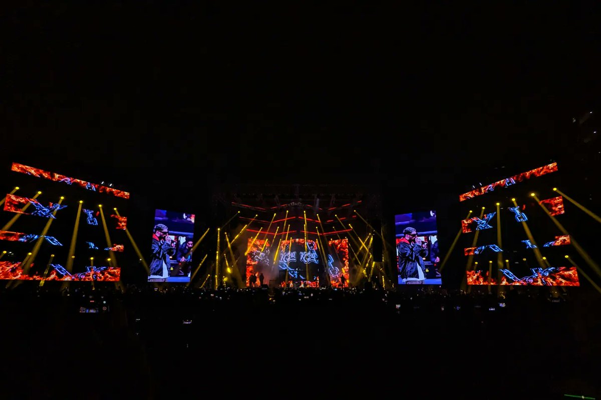 vishalcreator23's tweet photo. 19.01.24 Live Visuals for @realkrsna In Odyssey IIITDelhi 
.
.
Management @ekantbaruta @kvfagar
Production Head &amp; FX - @zeeshan_sid27
Lights - @sohailmansuri89
Sound Engineer - @sonu.choudhary_
📸 @wandering_harshit
.
#nightowlvfx #krsna #kalamkar https://t.co/Lq2LIJXrEU