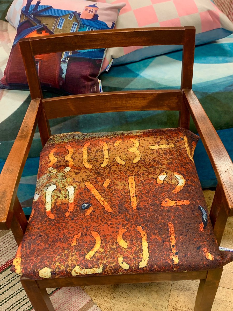 TaigaColors's tweet image. So many options and just one chair 😂
Saa nähdä minkälaisen kuosin tämä tuoli saa!
#upholster #TaigaColors #CustomDesign #publicspaces