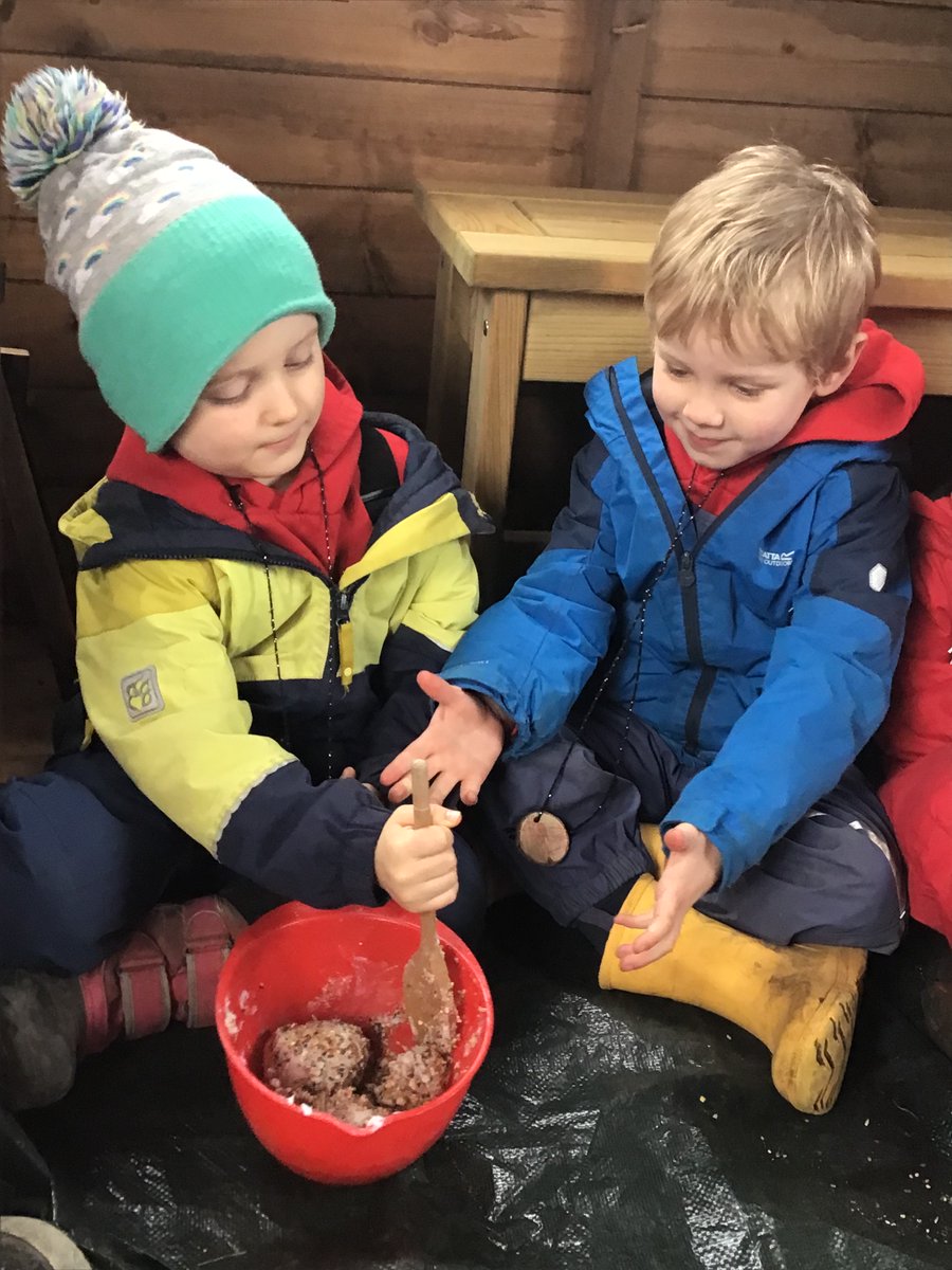 LoddingtonCEPri's tweet photo. R/1 have enjoyed learning all about birds following the RSPB birdwatch event. This morning, the children made bird feeders at Forest school and were very excited to hang them around the Wetland area. What a wonderful morning! 🙂 https://t.co/y27DAxy9pH