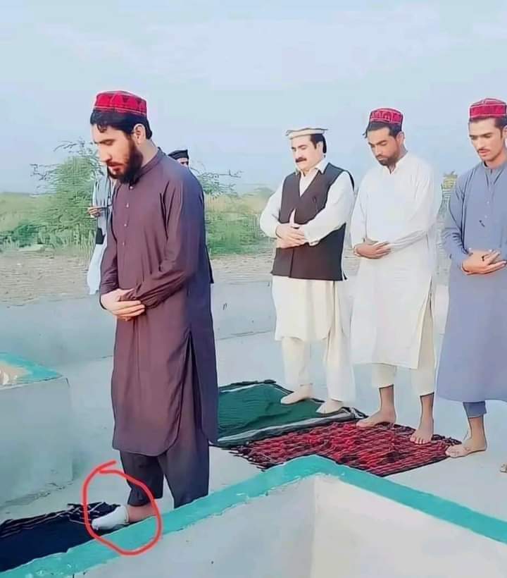 PashteenMu53154's tweet photo. #Justice4ArmanLuni
#FreeManzoorPashteen https://t.co/7GYPnDR1NU