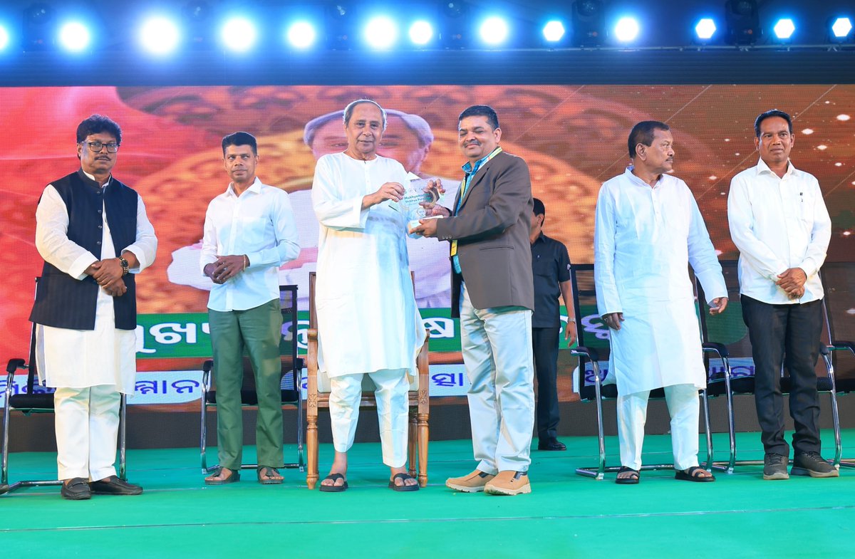 PiramalSoL's tweet photo. Honored to share that @PiramalFdn was invited to prestigious state-level felicitation ceremony, #MukhyamantriSikhyaPurashkar held by Govt of Odisha on 1st Feb. 2024! We are grateful for this recognition &amp; remain committed to our mission of empowering communities through education https://t.co/oXaFqgVKSD