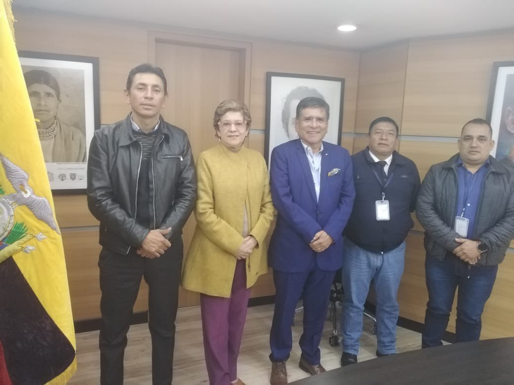 🔴🔴🔴
Nuestro presidente #RubenSalvador y dirigentes fueron recibidos x Ministra <a href="/ivonneabogada/">Ab Ivonne Nuñez</a>
👮‍♀️Valoramos el tiempo dedicado a entender la particularidad d nuestra actividad d #AltoRiesgo 
Generaremos acciones conjuntas💪🏽
#NoMasExplotacion 
<a href="/MinTrabajoEc/">Ministerio del Trabajo Ecuador 🇪🇨</a> 
<a href="/DieguinArroyo/">DFA</a>