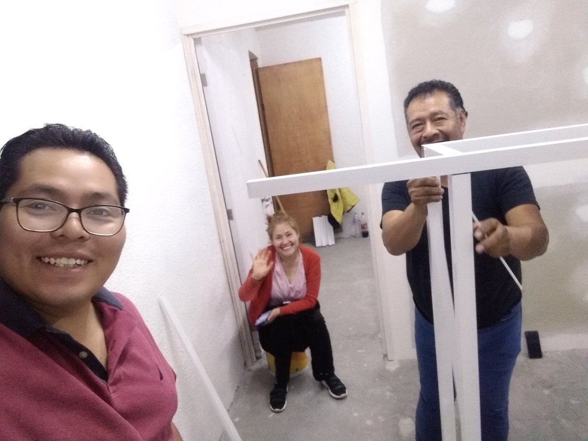 Mis papás son los que siempre me han apoyado a lo largo de este camino, y ellos se han convertido en parte del #EquipoADMM les agradezco infinitamente.