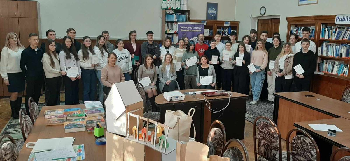 BiblioNationala's tweet photo. 🗣️📖Elevii din 5 instituții de învățământ #Moldova. au citit cu voce tare #readaloud pasaje selectate din 📚cărți celebre si au participat la provocarea "Ghicește Cartea " 
📷https://t.co/fGqvAV0Zfo
#WorldReadAloudDay #BNRM @MetaMoldova @litworldsays #WRAD2024 #ZICI2024 https://t.co/mIPTJCBS6I