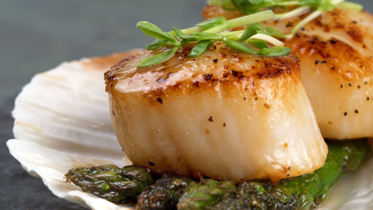 The Rye Bay Scallop Week comes to @Visit1066 from the 17th - 25th February.

Celebrating all things fishy....its the the perfect opportunity to indulge in these seafood delights
tinyurl.com/mt6ubrbn

#1066country #sussex #foodiefans #seafood #lovesoutheastengland