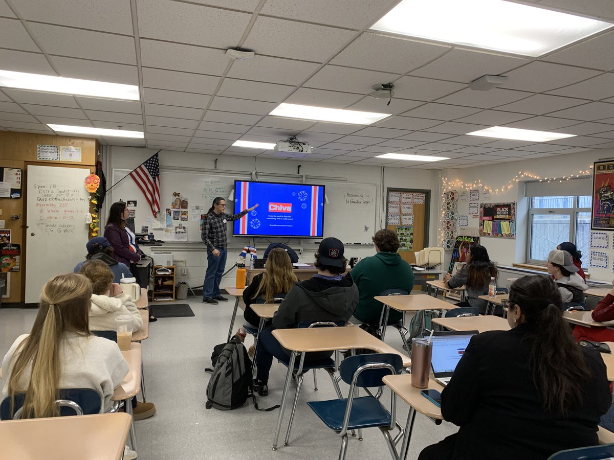 Many thanks to our Hingham neighbors, Mario and Florita Vega, who visited our Spanish Culture class today.  Students learned a lot about Costa Rica, including vocabulary (like "chiva," which means "really good")  that could be used to describe their excellent presentation!