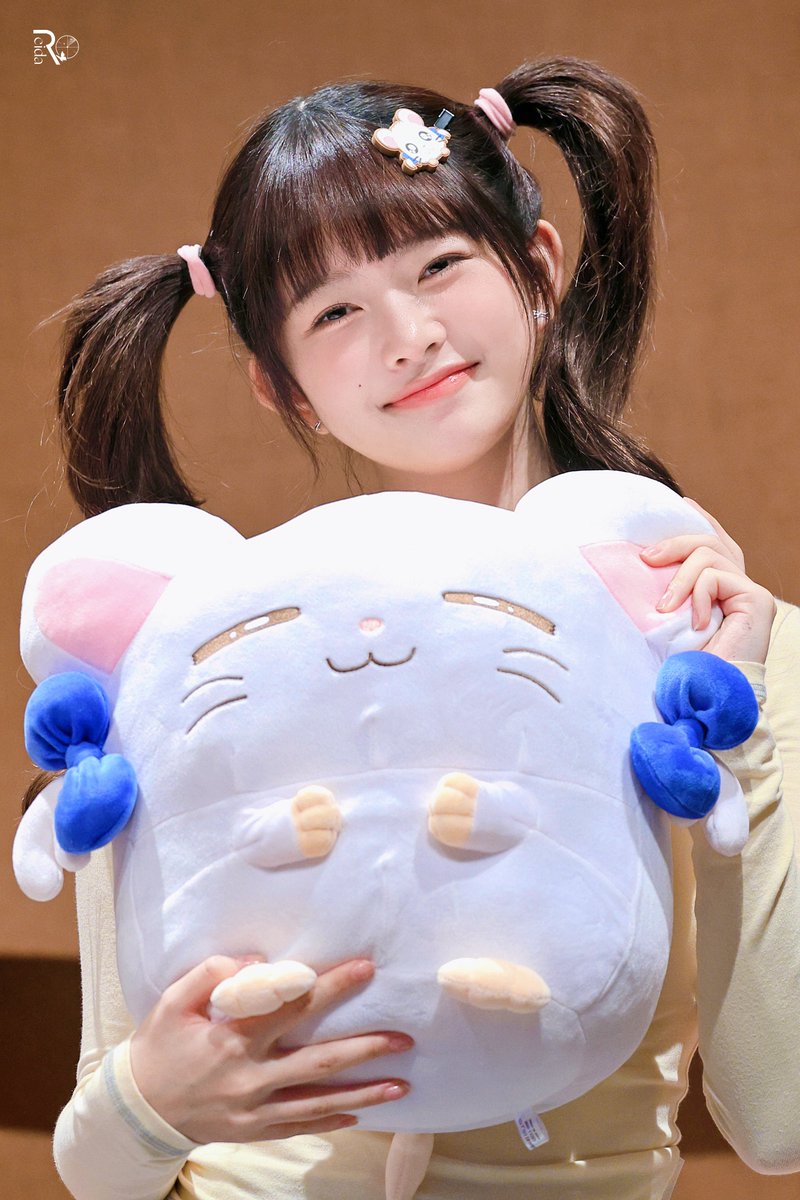 YehRry's tweet photo. 🐹💙
#아이브 #IVE #레이 #REI 
#HappyREIday
#오늘은_콩주의_생일 👸 https://t.co/w2HtLbvaj5