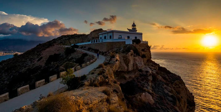 El faro del Albir y su camino se encuentra en el extenso parque natural de Serra Gelada y es emblema de <a href="/LAlfasES/">L'Alfàs del Pi</a> 
Luis Morán también cuenta q es el 1er ayuntamiento en colaborar con <a href="/HOSBEConline/">HOSBEC</a> para digitalizar el municipio

<a href="/costablancaorg/">Turismo Costa Blanca</a> <a href="/c_valenciana/">Comunitat Valenciana</a> <a href="/generalitat/">Generalitat</a>