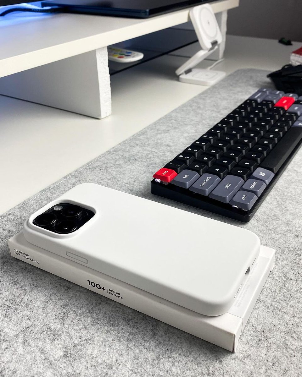 KeychronMK's tweet photo. Who knew a mechanical keyboard could be this sleek and slim? ✨
Just look at the K7 Pro next to the iPhone. It's all about the size! 📱 ⌨️

📸@hmd3mmr

#KeychronK7Pro #keychron #keyboard #customkeyboard #wirelesskeyboard #ultraslim https://t.co/1J8Y2w82DT