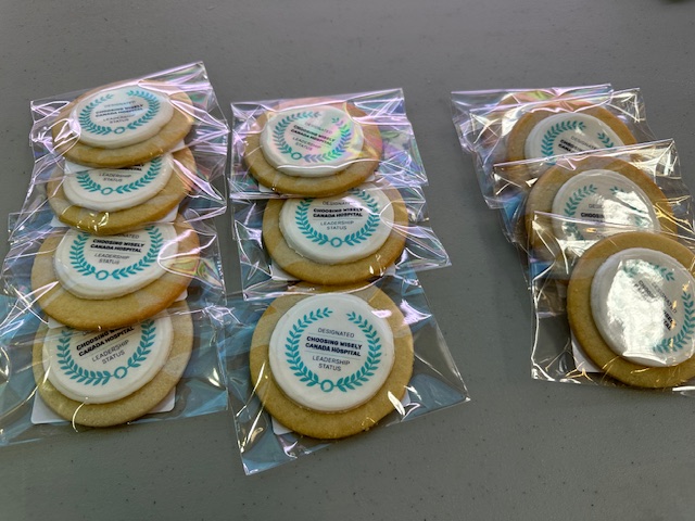 This past week <a href="/Sunnybrook/">Sunnybrook Health Sciences Centre</a> celebrated their recent #ChoosingWisely🇨🇦 designation at the Leadership Status level! Our Chair, Dr. Wendy Levinson, dropped by to see how Sunnybrook is leading organizational change (and maybe to grab a cookie or two): bit.ly/4akkCeA