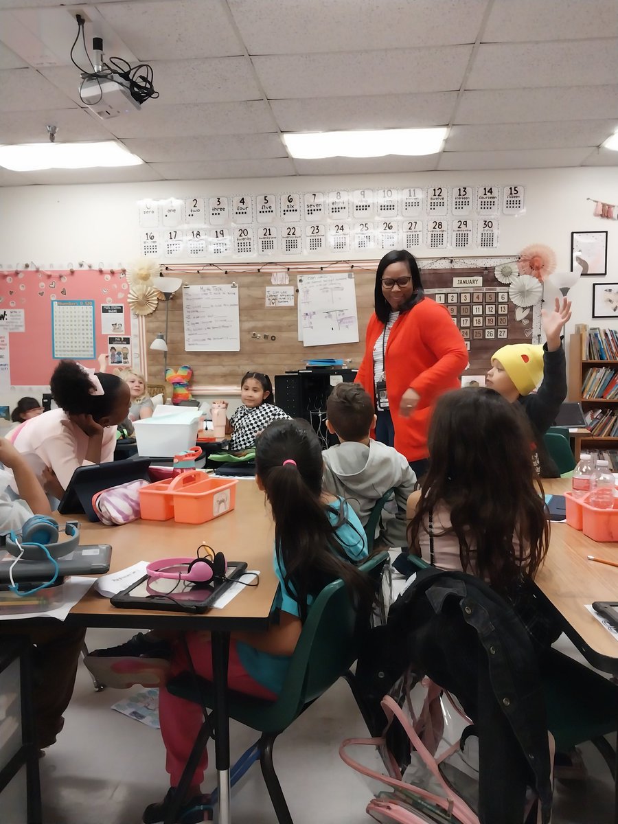 Second Teacher and Mentor <a href="/PatlanES/">Patlan Elementary</a> is sharing a laugh with her students. Today they read a book called Enemy Pie and had great discussions about what that recipe might look like!
It's  not what you think😆!
#MatadorMentoring