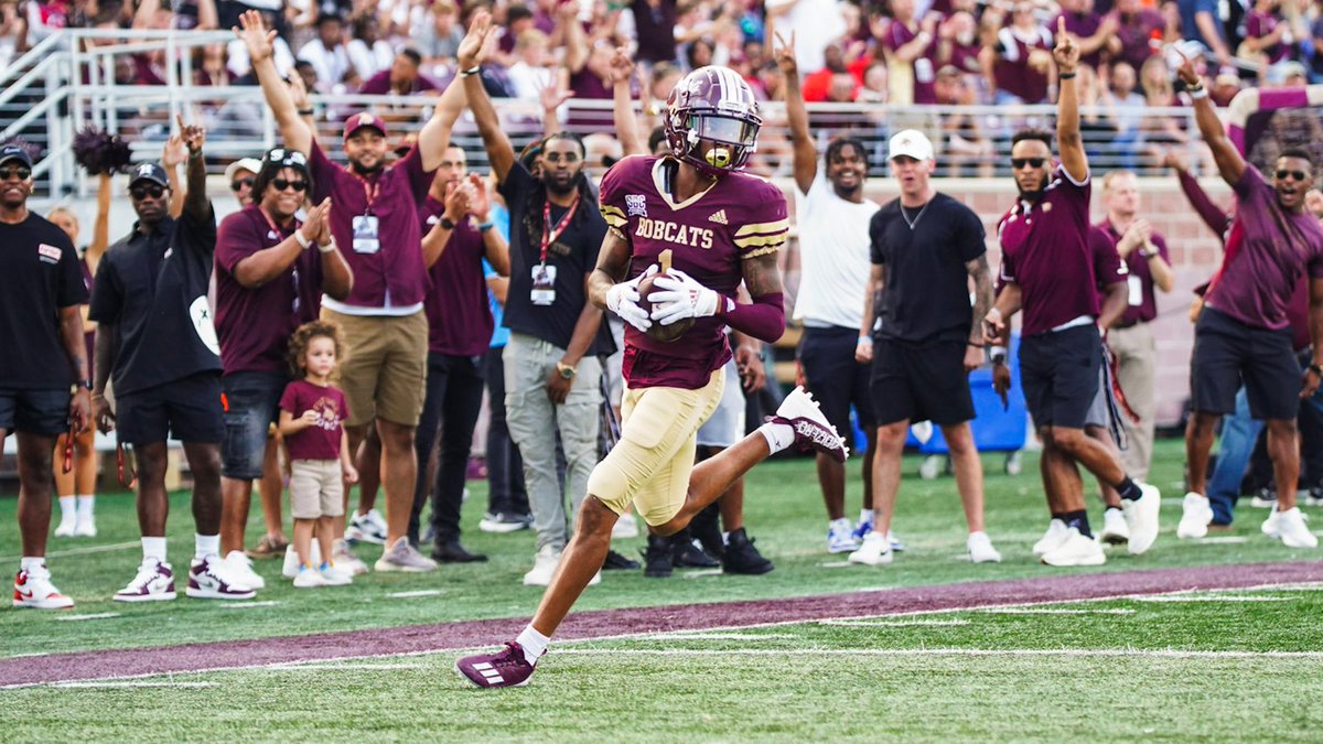 Bwebb710's tweet photo. #AGTG ✝️ Blessed to have received my 3rd D1 offer from @TXSTATEFOOTBALL #EatEmUp 
@GJKinne @coachchadmorris @GilmerBuckeyeFB @donk333 @StumpGodfrey @BranWebb7 https://t.co/XfOavpPV98