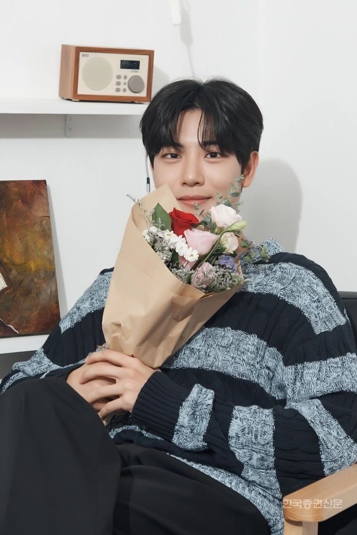 WithJibeom_TH's tweet photo. สุขสันต์วันเกิดคิมจีบอม 🐯 ขอให้ปีนี้ก็ยังคงเป็นปีที่ดีของจีบอม ขอบคุณที่มาเป็นความรักให้กับทุกคนนะคะ 🤍

#골든차일드 #GoldenChild #GNCD
#김지범 #KIMJIBEOM
#해피지범데이 #HAPPYJIBEOMDAY https://t.co/UxNH2TbHRw