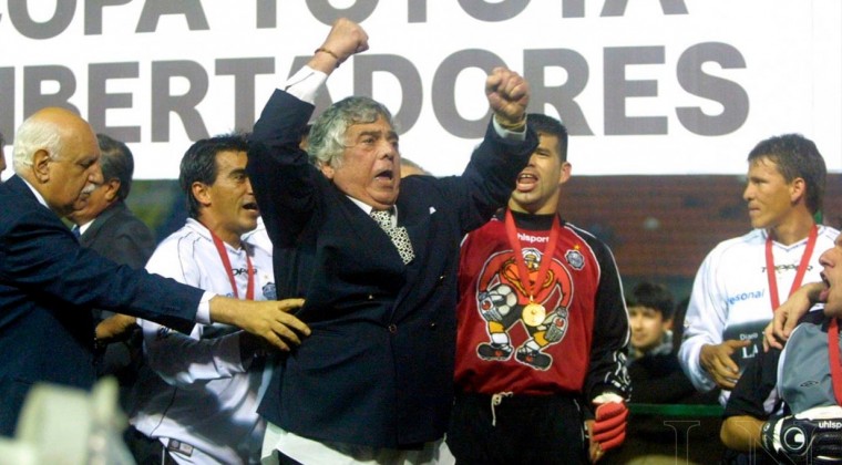 SomosOlimpia's tweet photo. El hombre que se atrevió a soñar con lo que parecía imposible y nos dejó ese mismo legado a millones de Olimpistas.
Q.E.P.D. TIGRE 🤍🖤🤍

🐯 Osvaldo Domínguez Dibb
(1940-♾️) https://t.co/raane9QYF0