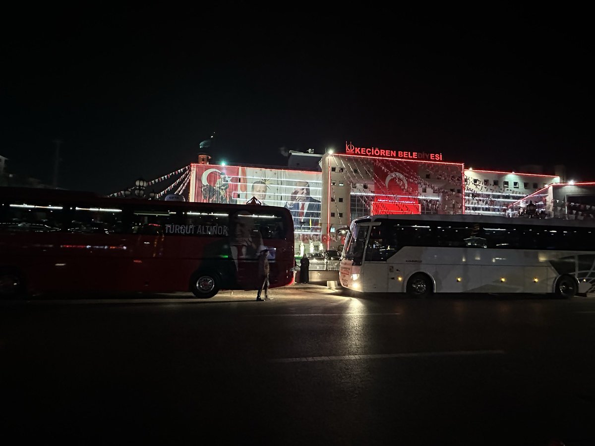 ESYAV Vakfımızın 99 Bursiyer öğrencisi Çanakkale Şehitliklerine ve Çanakkale’ye doğru yola çıktı. 
Bu imkanı sağlayan Belediye Başkanımız Turgut Altınok’a, Kültür-Turizm Bakan Yardımcısı arkadaşımız Sayın Nadir Alpaslan’a teşekkür ederiz <a href="/esyav_/">ESYAV</a> <a href="/turgutaltinok06/">Turgut Altınok 🇹🇷</a> <a href="/NadirAlpaslan/">Nadir Alpaslan</a>