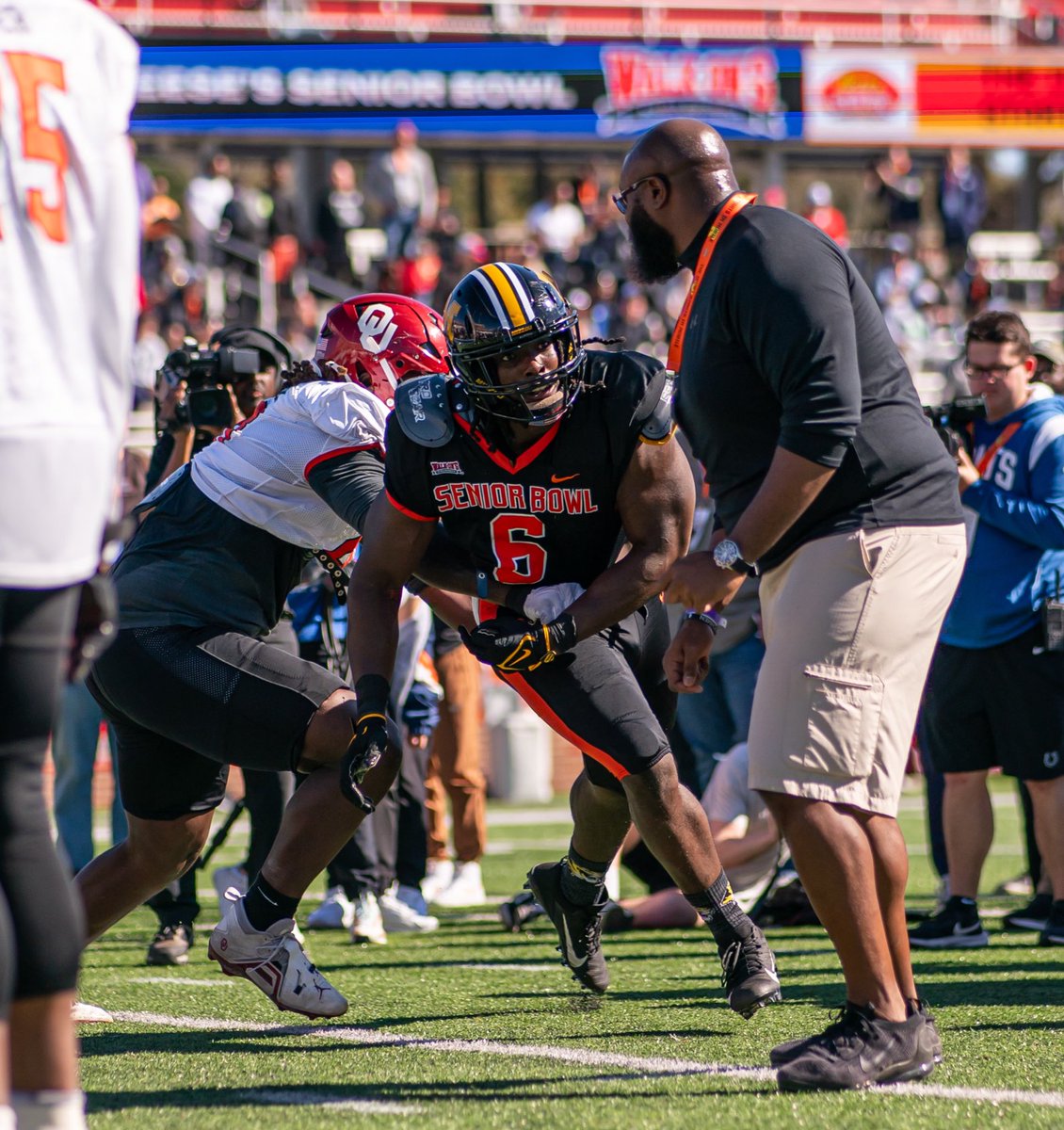 Jim Nagy (@jimnagy_sooners) on Twitter photo Mizzou DL Darius Robinson was named "Overall Practice Player of Week" by panel of NFL scouts & front office executives at <a href="/seniorbowl/">Panini Senior Bowl</a> awards ceremony today at 2024 Reese’s Senior Bowl. #TheDraftStartsInMOBILE™️ Mizzou DL Darius Robinson was named "Overall Practice Player of Week" by panel of NFL scouts & front office executives at <a href="/seniorbowl/">Panini Senior Bowl</a> awards ceremony today at 2024 Reese’s Senior Bowl. #TheDraftStartsInMOBILE™️