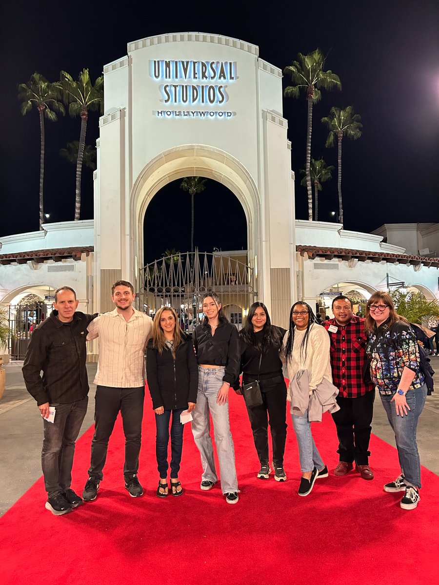 ucdavisbusiness's tweet photo. Aggie MBAs in SoCal! Scenes from our recent Leading Teams and Collaboration Residential, with visits to @UCLA and @UniStudios. @UCDonlineMBA #OnlineLearning #TeamDynamics #FridayFun https://t.co/Yj0Wc3LRLt