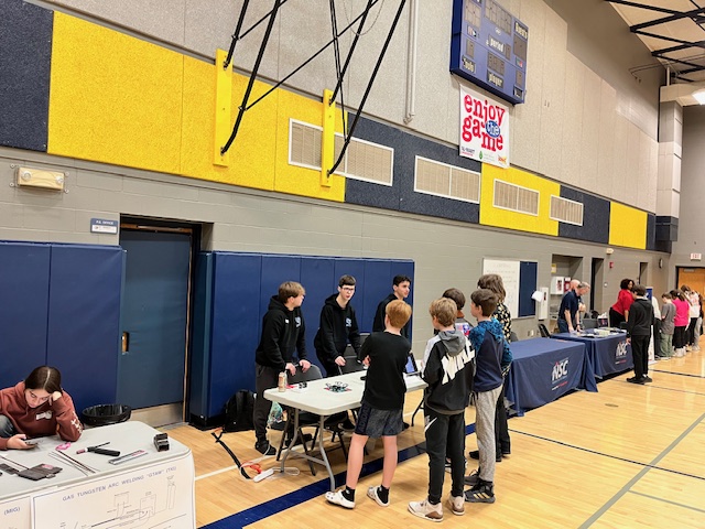 NCCRocks's tweet photo. NCC Aviation Technology, Culinary Arts, Industrial Automation &amp; Robotics, Industrial Welding, and Law Enforcement/CSI students had a great morning talking to Discovery, Heritage, Liberty, and South Valley Middle School students about their field of study. #NCCRocks https://t.co/Lc2Qh8ZztD
