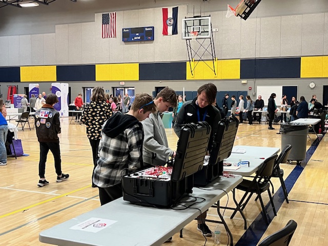 NCCRocks's tweet photo. NCC Aviation Technology, Culinary Arts, Industrial Automation &amp; Robotics, Industrial Welding, and Law Enforcement/CSI students had a great morning talking to Discovery, Heritage, Liberty, and South Valley Middle School students about their field of study. #NCCRocks https://t.co/Lc2Qh8ZztD