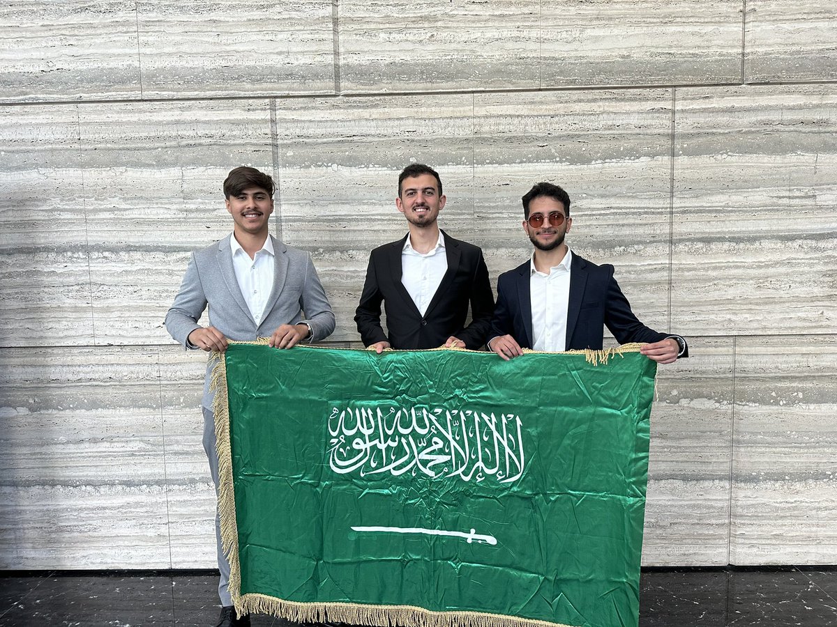 تم تتويج فريقنا طويق في سنغافورة بالمركز الأول على مستوى العالم 🥇
ممثلا فريق المملكة العربية السعودية 🇸🇦
بمسابقة P&amp;G من بين 3,000 فريق حول العالم

شكرا لكل من دعمنا في جميع مراحلنا في المسابقة من المنافسة محليا الى المركز الاول عالميا 💚🙏🏻

<a href="/KFUPM/">جامعة الملك فهد للبترول والمعادن | KFUPM</a> #KFUPM 
<a href="/ProcterGamble/">Procter & Gamble</a>